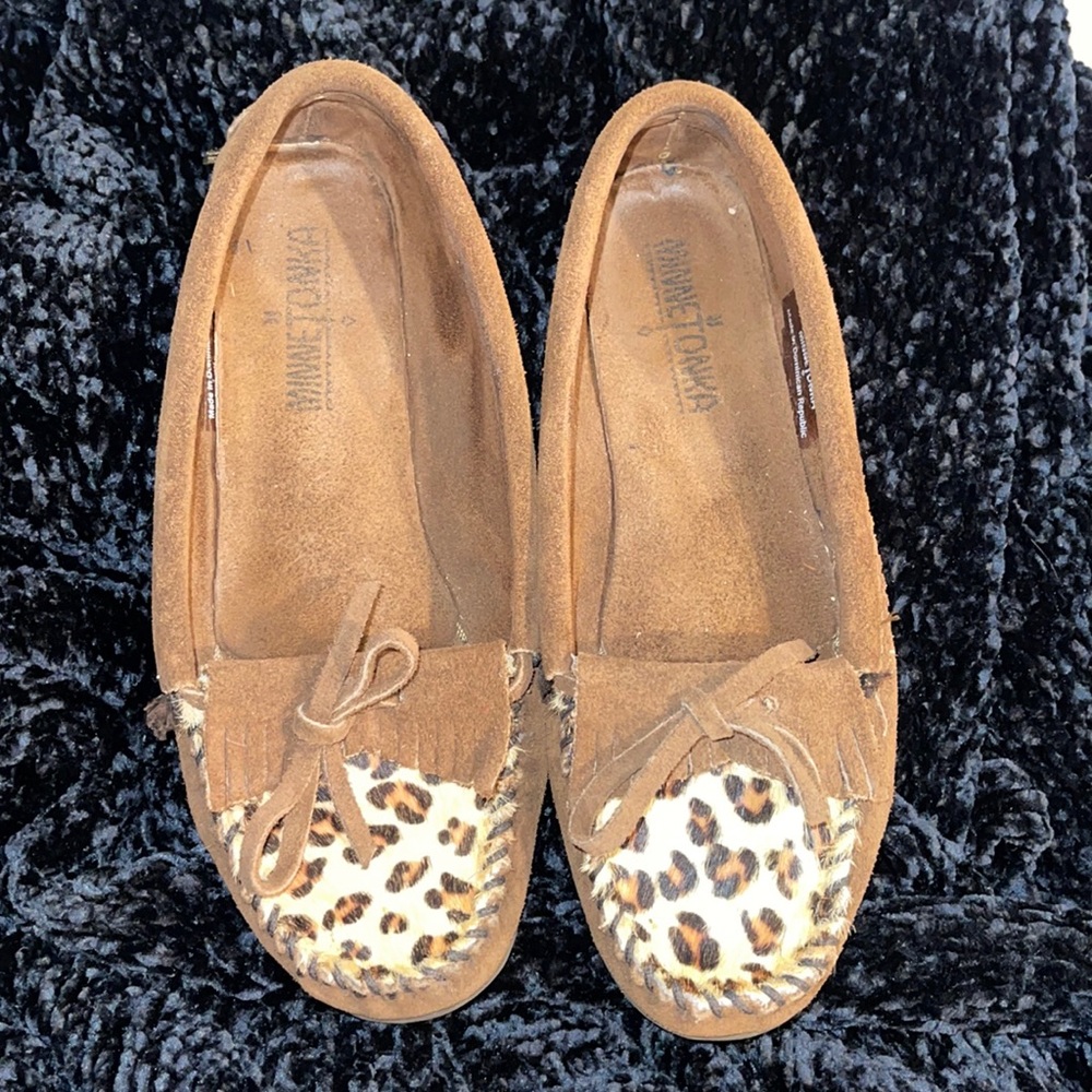 Minnetonka Women's Leopard Kilty Moccasin